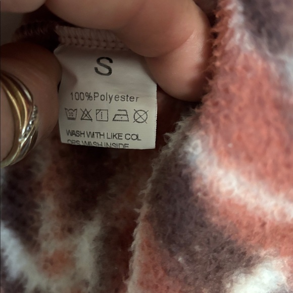 Aztec Patterned Zip-Up Hoodie - Picture 5 of 5